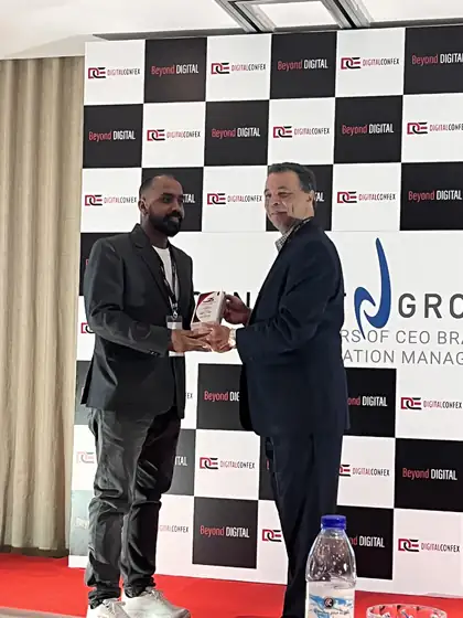 Networking at a digital marketing conference